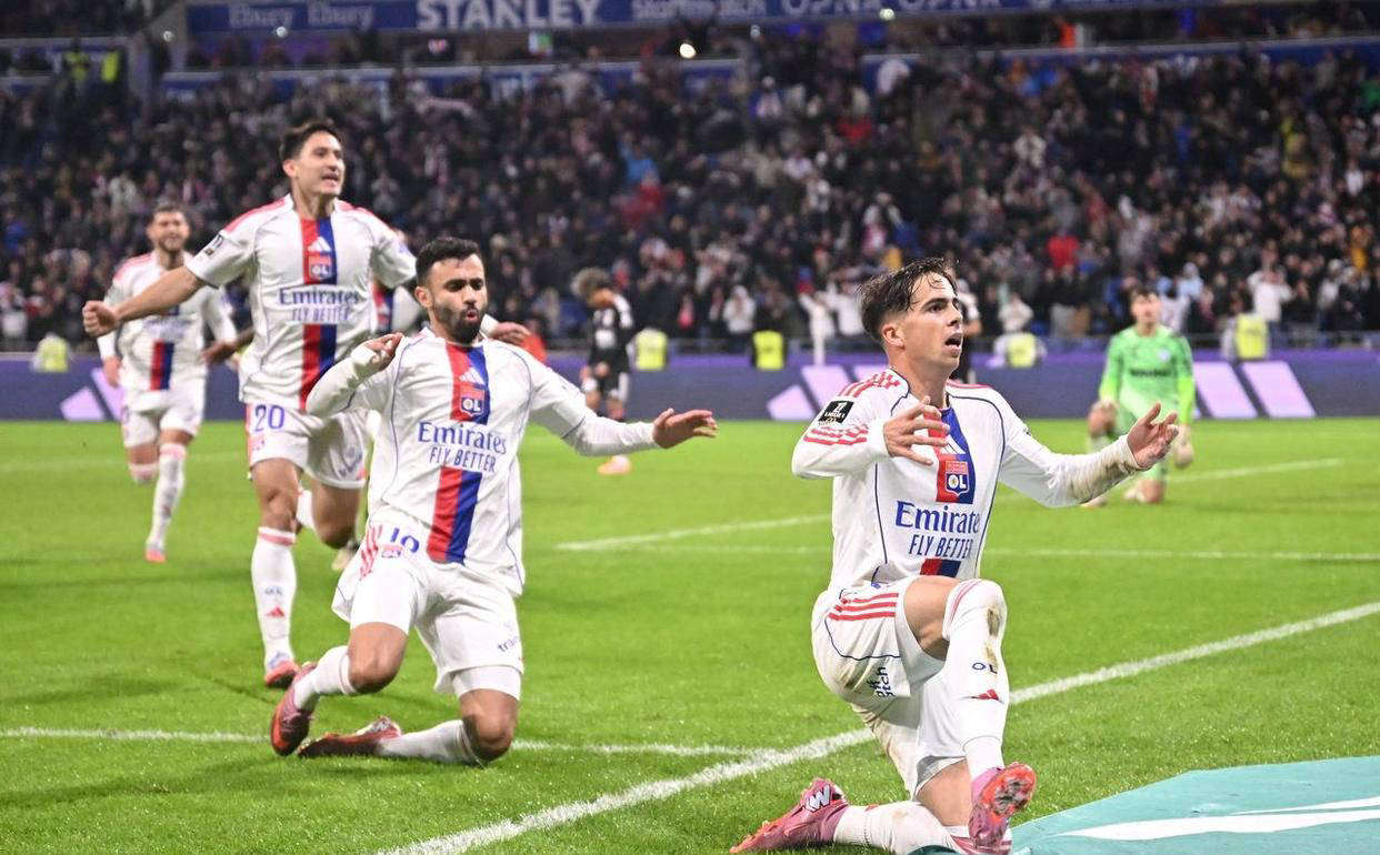 20岁葡萄牙新星世界波助里昂逆转斯特拉斯堡，终结2连败并升至法甲第4