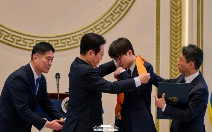 韩媒：以后“电竞到底是不是体育”这种争论再次出现 我们只需回应“Faker拿了青龙章”