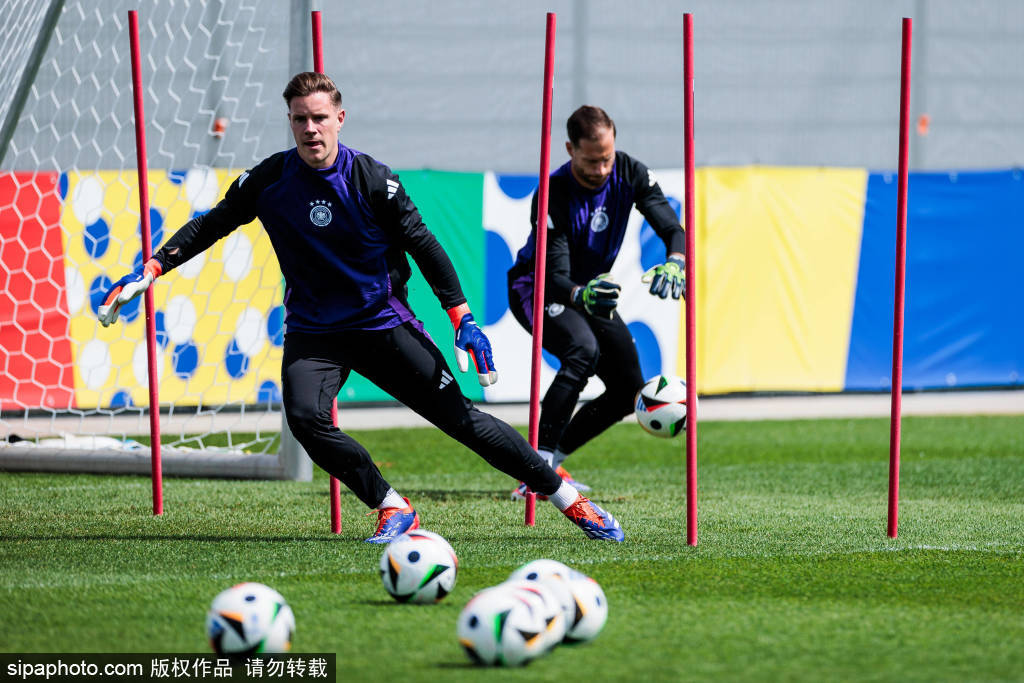 巴萨连续13场先失球：豪门深陷“慢热”危机，汉斯-弗里克如何破局？